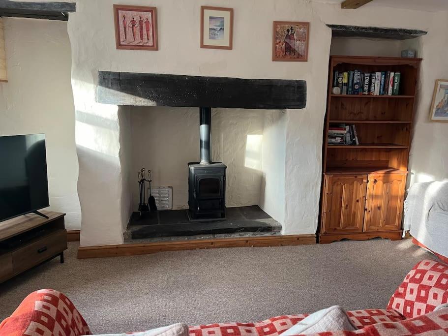 Bryn Rhedyn Cottage Cwm-y-glo Buitenkant foto